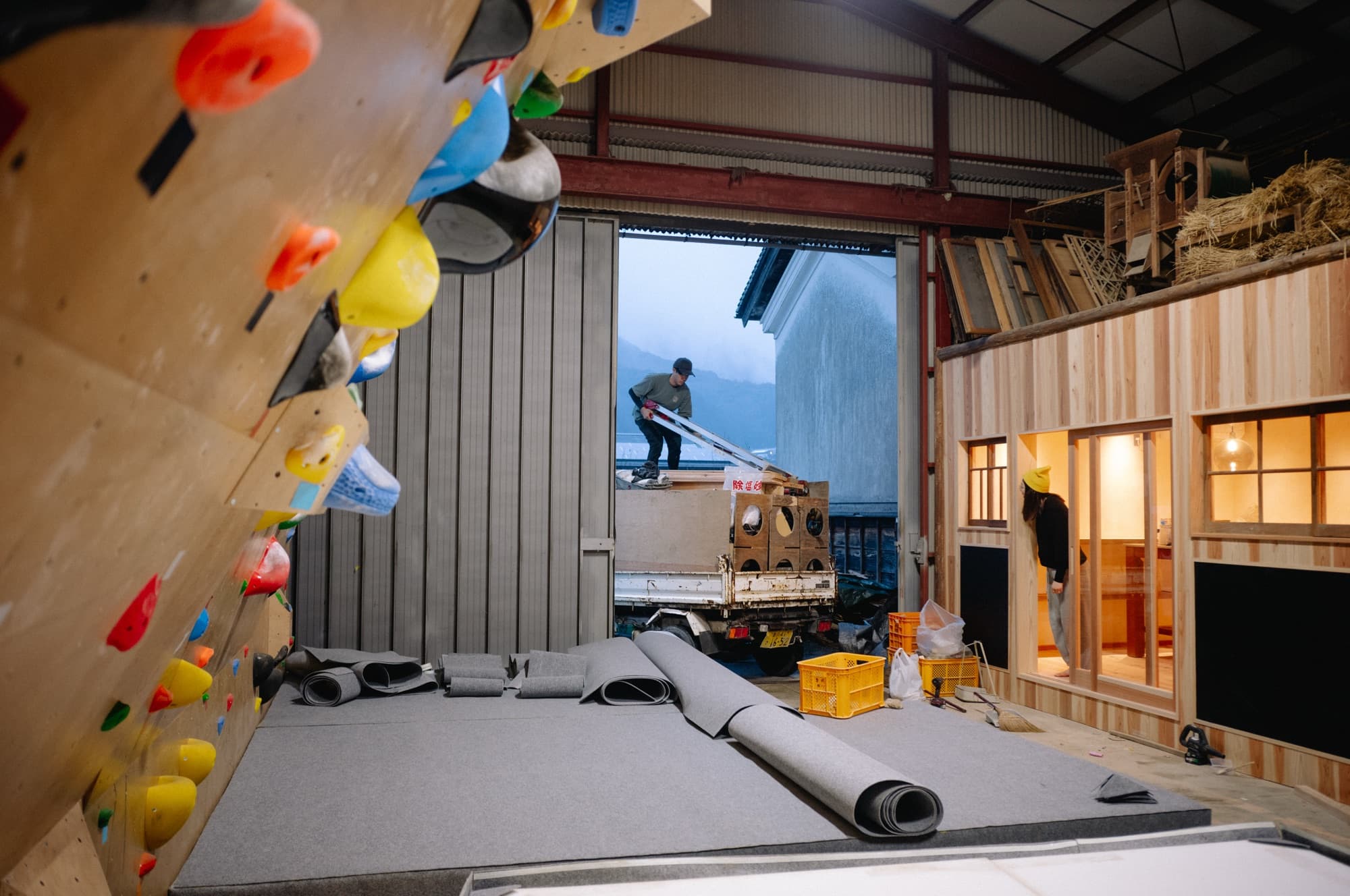 ここにあるものから